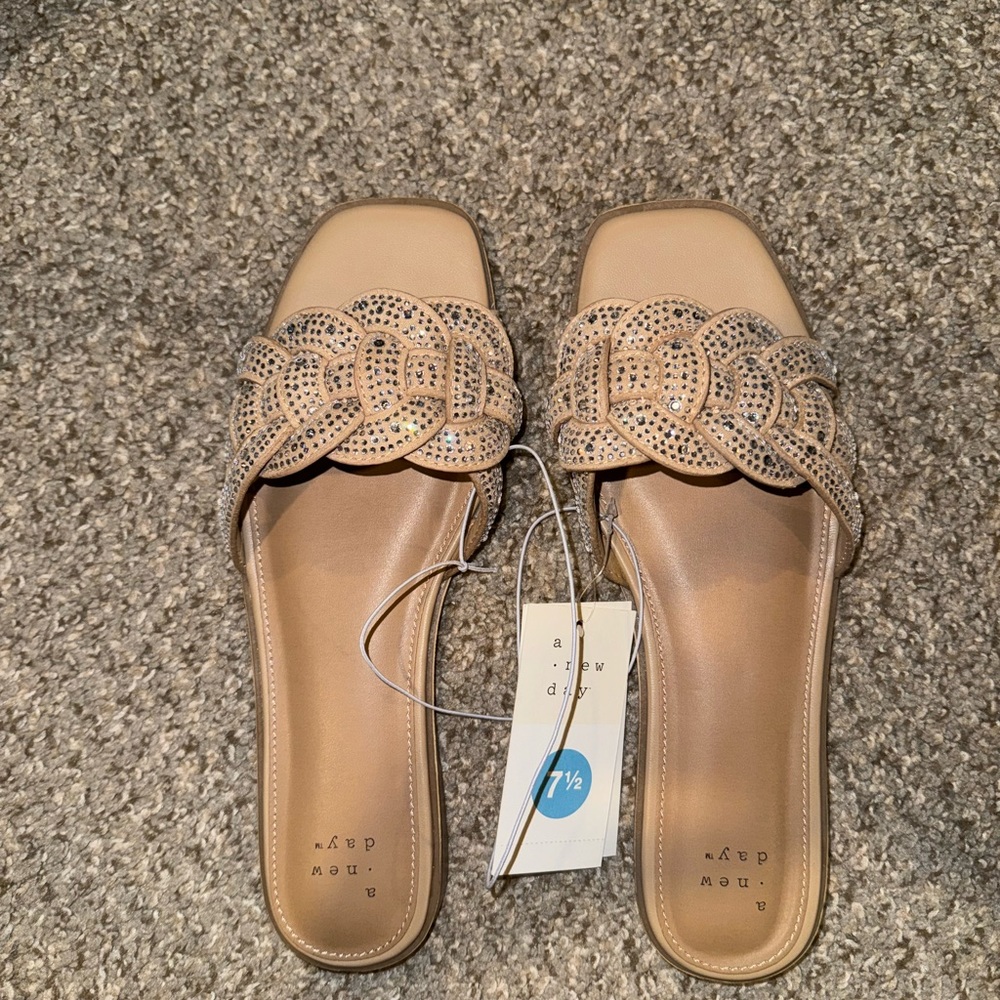 Sandals ✨ 7.5